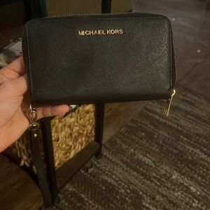 Michael kors wallet